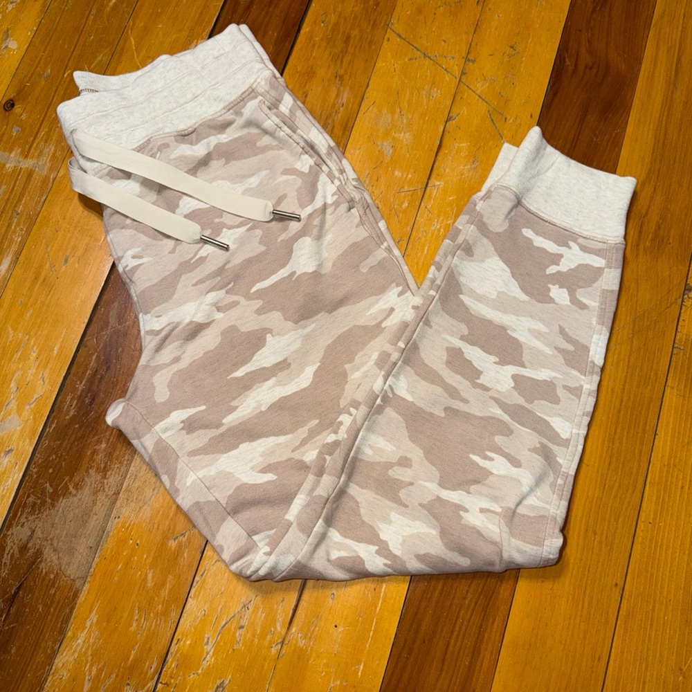 Athleta Balance Printed Joggers Camo Luxe Oatmeal Heather Size M